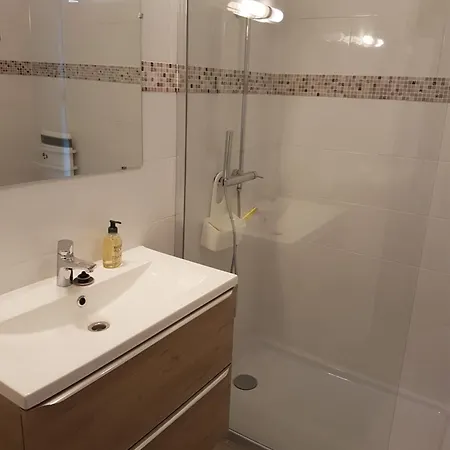 Grand T2, 4 Personnes, Clim, Parking, Proche Centre Apartamento Sanary-sur-Mer