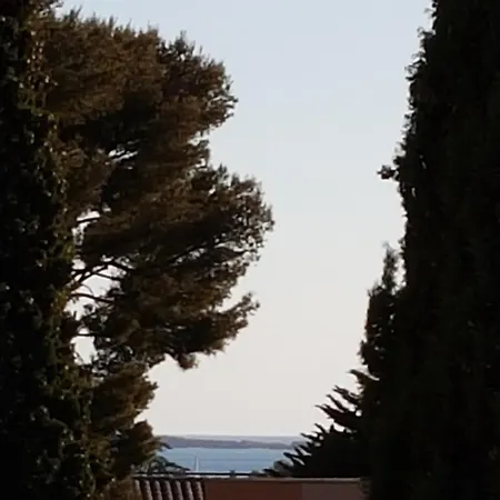 Grand T2, 4 Personnes, Clim, Parking, Proche Centre * Sanary-sur-Mer