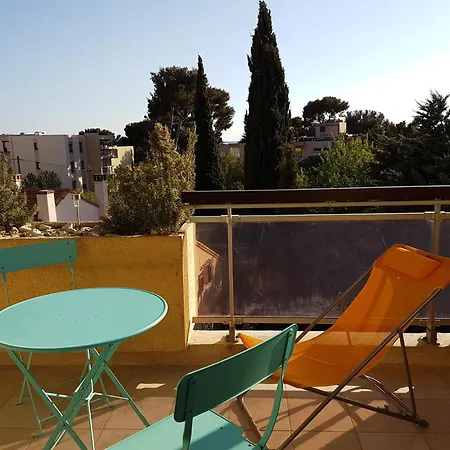 Grand T2, 4 Personnes, Clim, Parking, Proche Centre *
