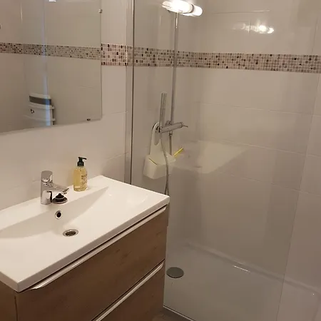 Apartamento Grand T2, 4 Personnes, Clim, Parking, Proche Centre