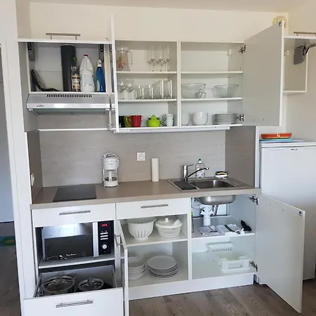 Grand T2, 4 Personnes, Clim, Parking, Proche Centre Sanary-sur-Mer
